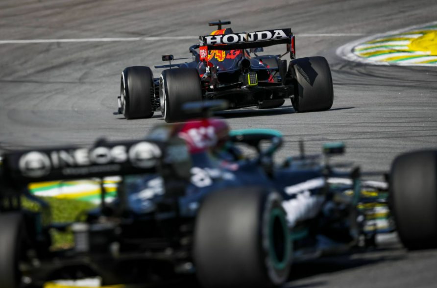 Formula One cars race