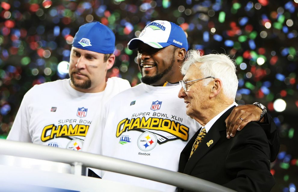 Steelers quarterback Ben Roethlisberger, coach Mike Tomlin and owner Dan Rooney celebrate as the Pittsburgh Steelers beat the Arizona Cardinals
