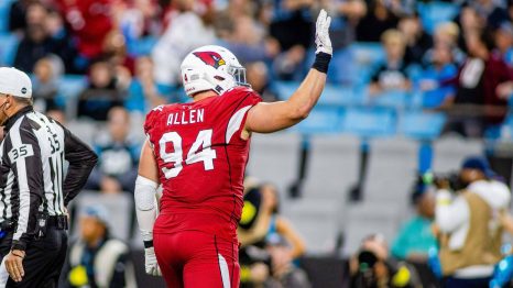 American football player greets the audience