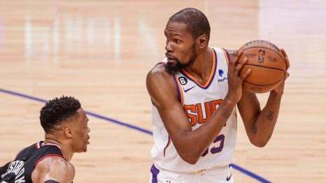 Kevin Durant faces up against Russell Westbrook