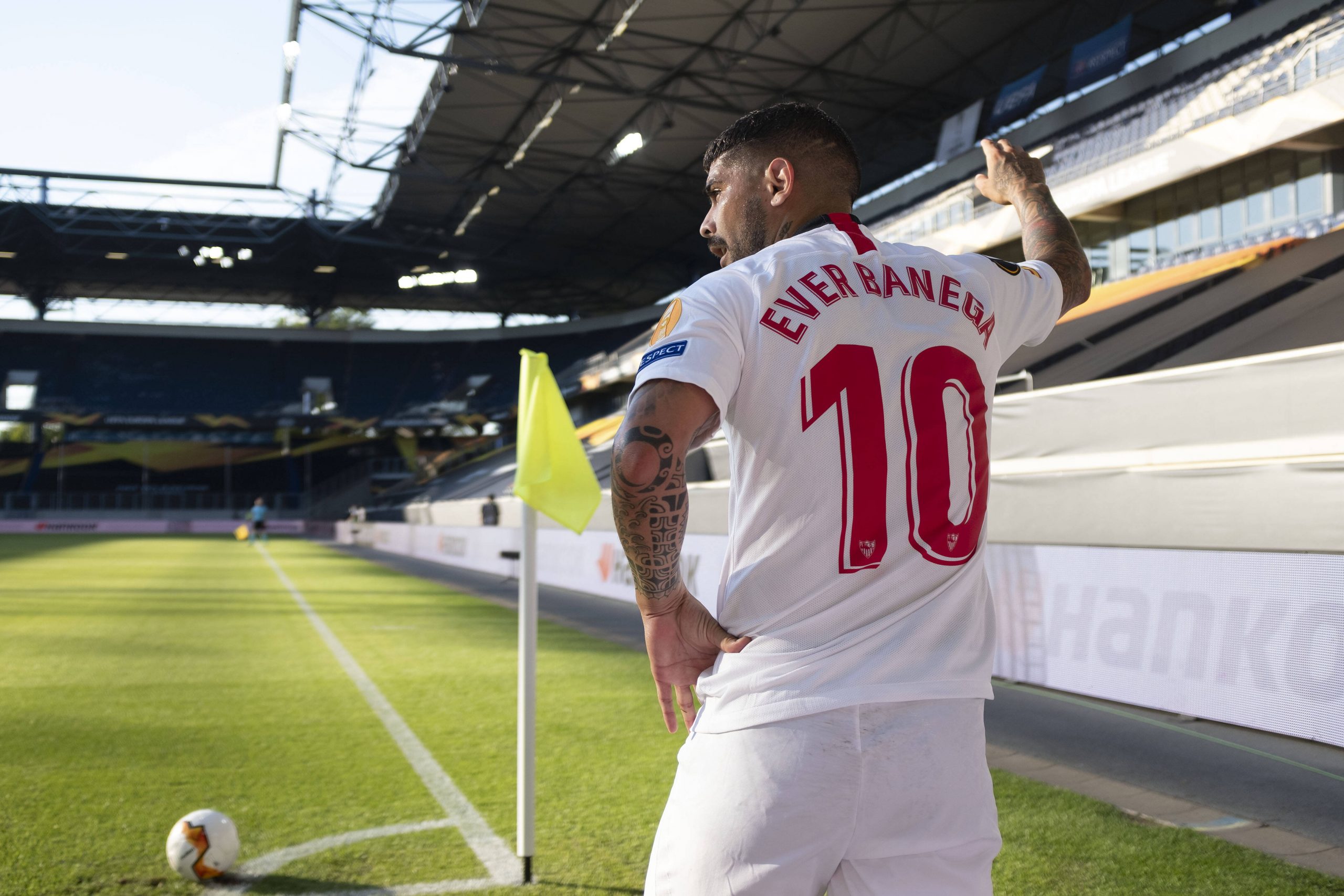 Football player ready for a corner kick