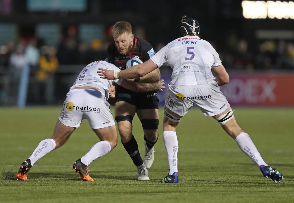 jackson wray in a tackle for saracens against Exeter Chiefs